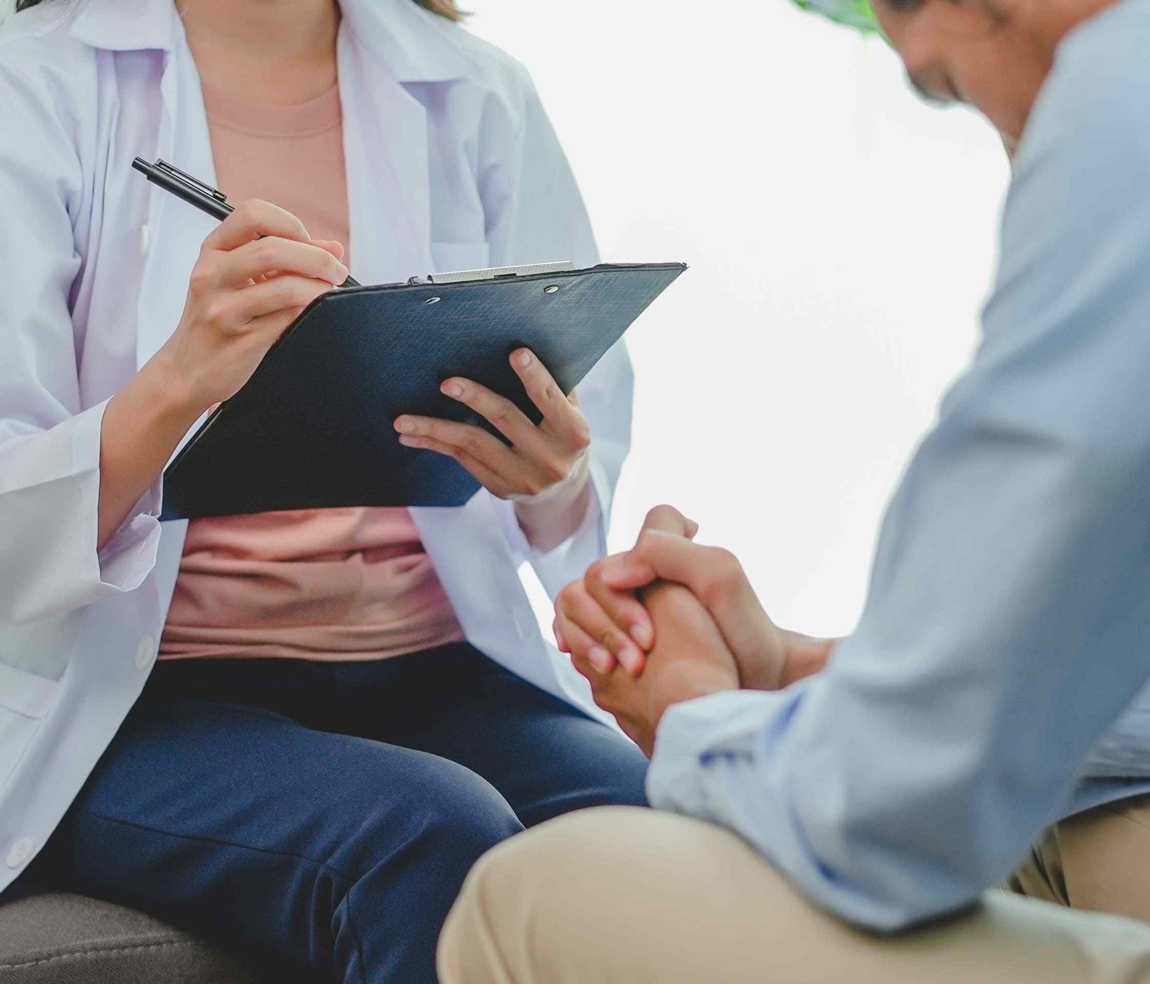 Ролевые игры врач и пациент. Полсеоперационный пееиод посл опер. Консультация пациента. A patient during. A patient during.