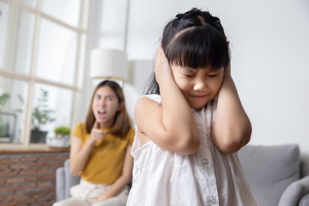 Bahaya membentak anak